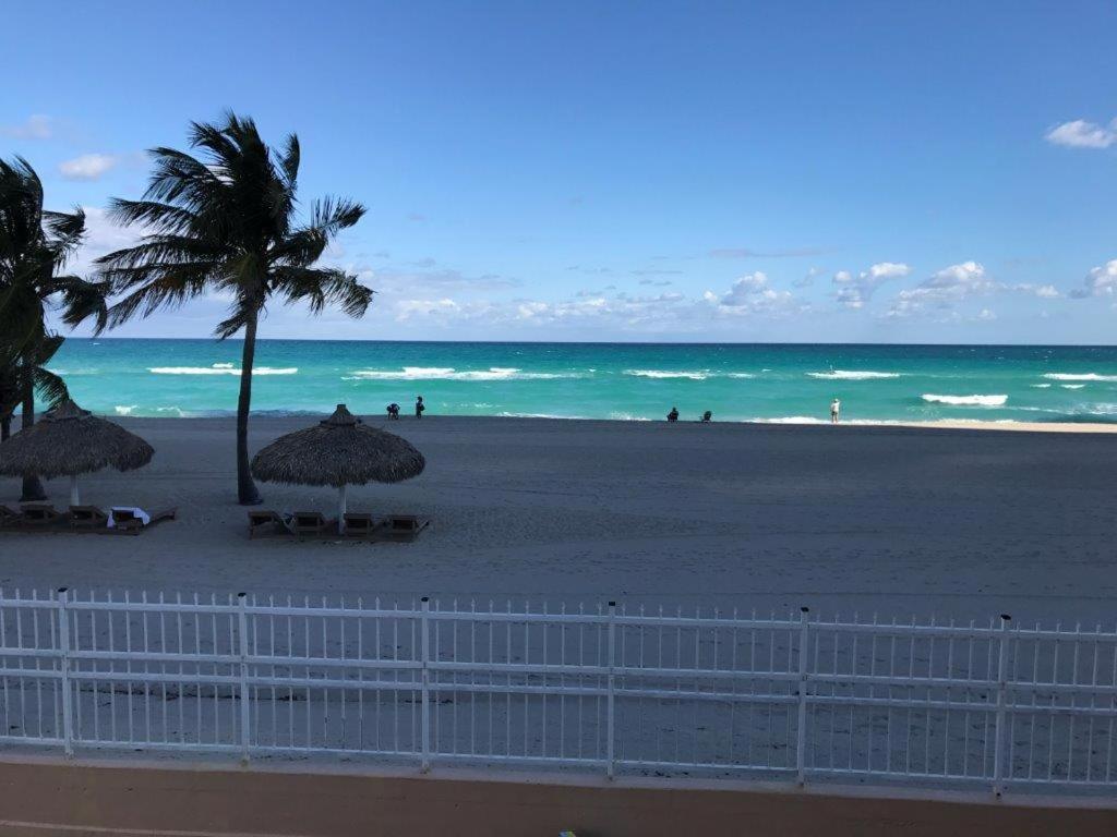 Sahara Beach Club Sunny Isles Beach Buitenkant foto