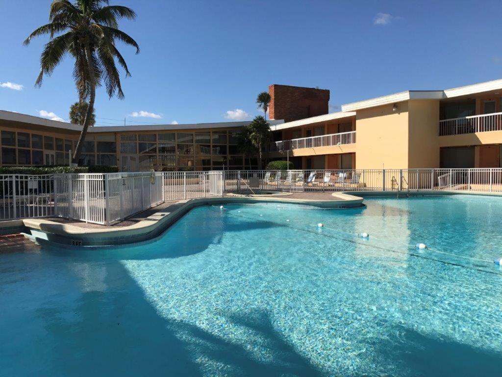 Sahara Beach Club Sunny Isles Beach Buitenkant foto